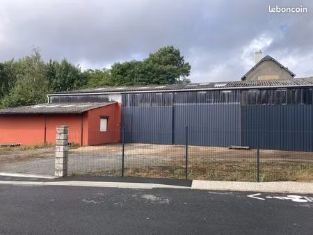 entrepôt/atelier 155 m² + bureau  – axe passant commune reaumur