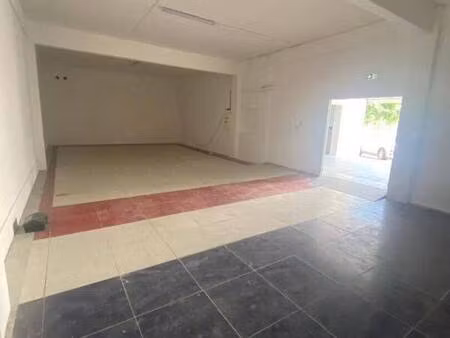 local commercial à louer