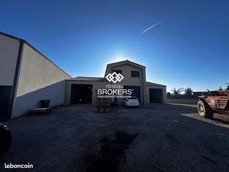 local 445 m² maraussan