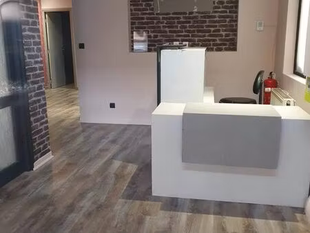 boutique 15 m² croix