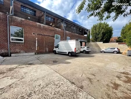 local industriel 302 m²