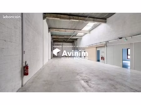 local 645 m² éragny