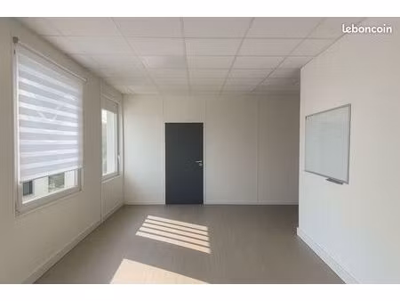 à louer – local d’activité 50 m² – osny (95) – 2 parkings