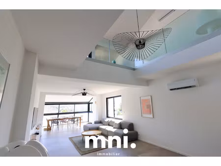 exception - duplex avec vue mer proche centre de sanary-su