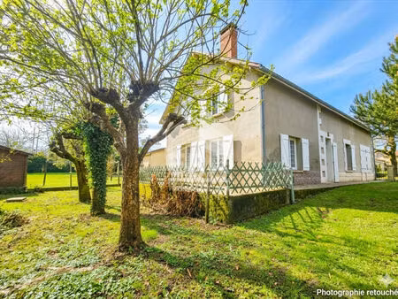 plain-pied de charme avec source naturelle et fort potentiel