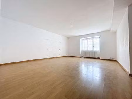 vente maison à beaufort-en-vallee (49250) : à vendre / 120m² beaufort-en-vallee