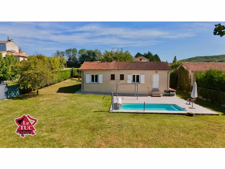 maison de plain pied avec piscine.