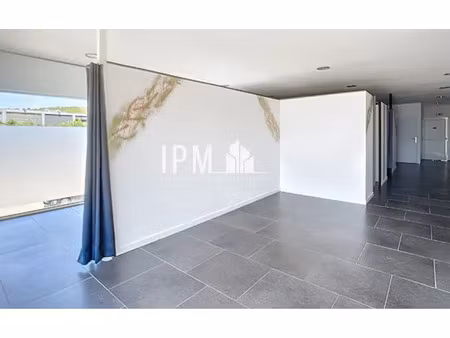 a louer local commercial de 100 m² - 13920 saint mitre les remaprts