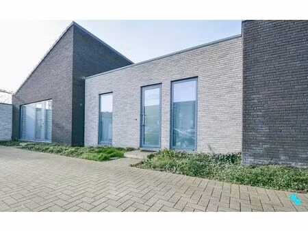 ideale starterswoning of investeringseigendom te westroze...