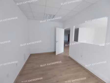 à louer - local d'activites / bureaux 228 m² - noyal pontivy