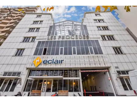 surfaces de bureaux atypiques - au pied du métro