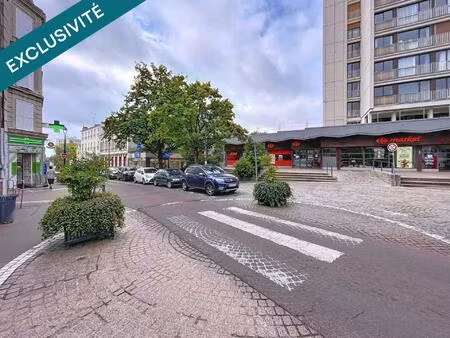 garage couvert de 12.5m2 à 13minutes à pied du rer