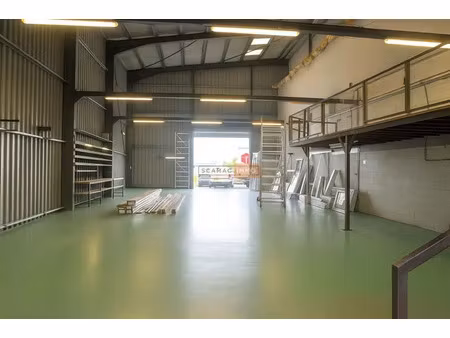 local d'activités de 380m²