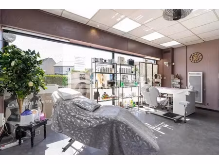 a louer  local commercial d'angle 80m² idealement situe chennevieres sur marne