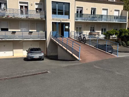 centre ville coulommiers à 300 mètres de la place du marché à 1 heure de paris gare de l'e