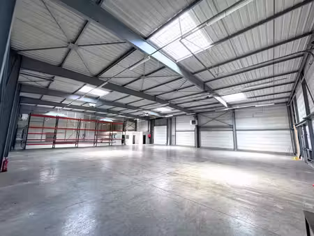 location local commercial