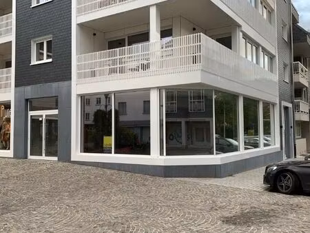 commerce à louer entièrement neuf – idéalement situé!