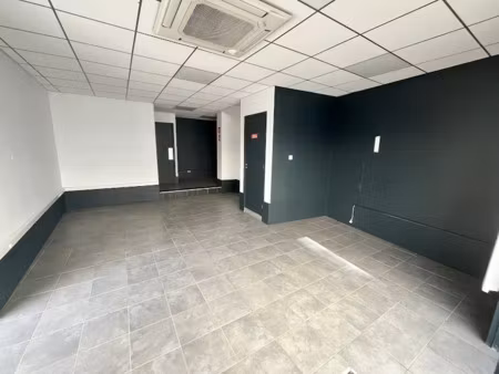 location locaux professionnels 5 pièces 100 m² à poissy (78300)  2 167 €