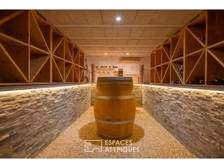 maison de plain-pied au charme discret avec piscine