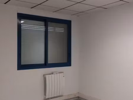 location locaux professionnels 1 pièce 12 m² à challes-les-eaux (73190)  350 €