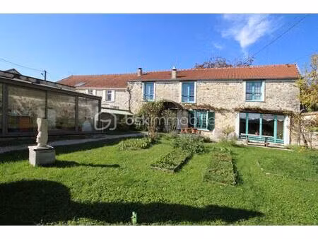 maison de 152 m² à maison-rouge