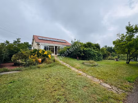 maison 4 pièces de 144m² sur sous-sol - sassenay - calme - très fort potentiel