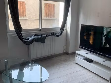 t2 lumineux à louer