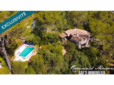 vente maison 7 pièces 210 m² à belgentier (83210)  420 000 €