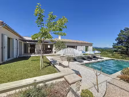 a vendre maison avec vue degagee au coeur du luberon