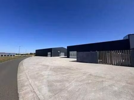 vente bureaux et commerces à benet (85490) : à vendre / 700m² benet