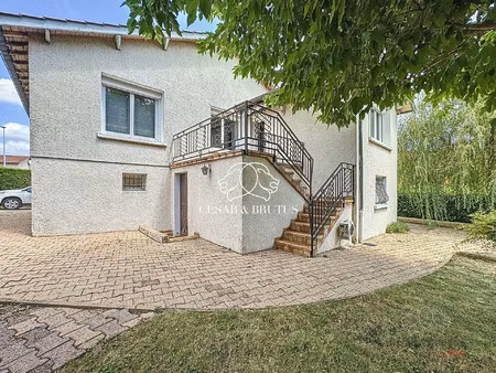 maison traditionnelle à fort potentiel à chazay d'azergues