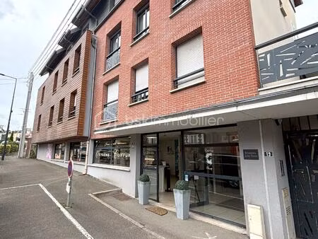 local commercial de 78 m² à eu