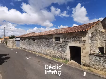 vente maison 1 pièce 142 m² à saint-pierre-le-vieux (85420)  70 000 €