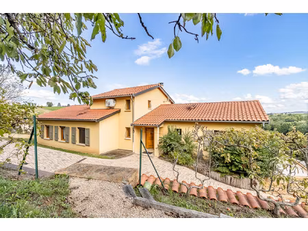 une villa avec 5 chambres possibles : etat exceptionnel à 12