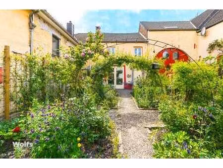 authentique maison avec jardin et emplacement de parking !