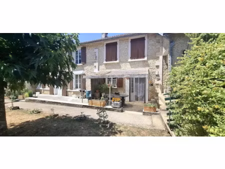vente maison 10 pièces 223 m² à aunac (16460)  155 000 €