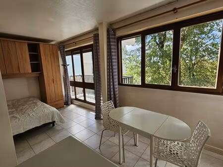 studio meuble dans la résidence odéon