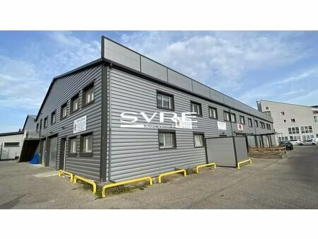 location local commercial 200m² venelles 13770