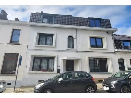 maison en bon état & 3 ch & jardin