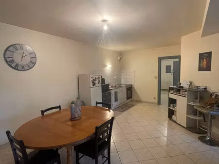 location appartement 3 pièces 104m²