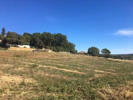 terrain constructible de 315 m2 à 20 mins de nîmes