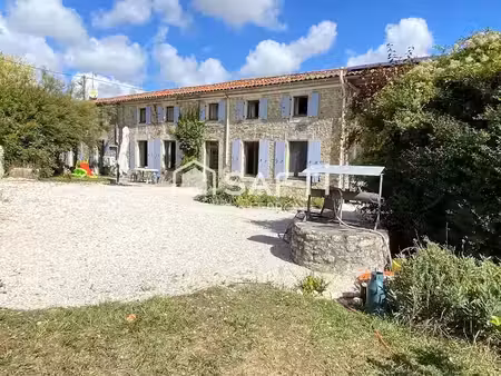 vente maison 9 pièces 230 m² à courant (17330)  275 500 €