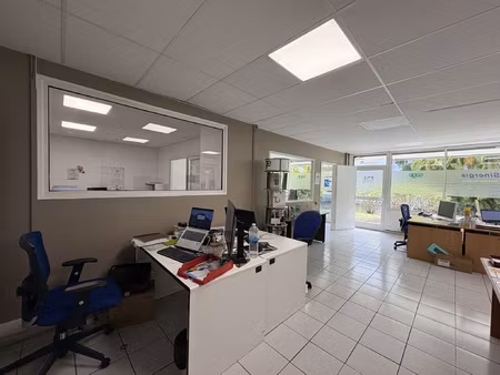 local commercial 90m2 jarry