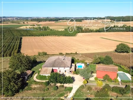 propriété en pierre 568m² - 2 maisons d'habitation - 3 gîtes - 2 piscines sur 3 5 ha de te