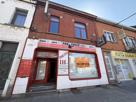maison de commerce idéalement située dans frameries.