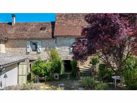 secteur coeur de causse - agréable maison de village et dépendan