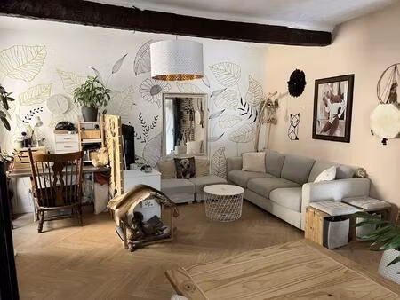 maison de village avec balcon proche parking