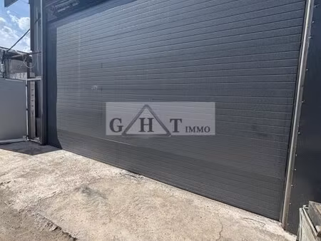 location local commercial