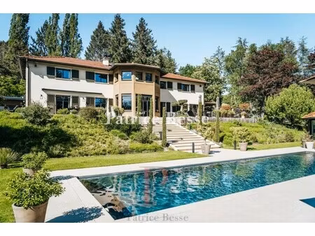 demeure à vendre à l'l'étrat