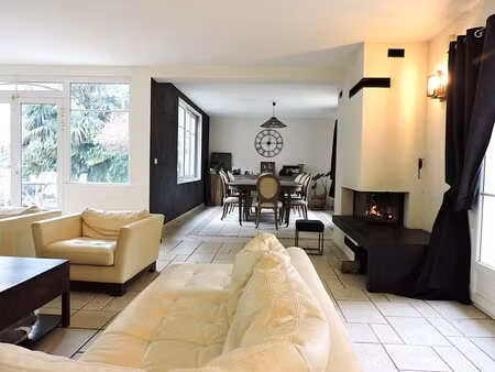 maison traditionnelle à vendre à gouvernes